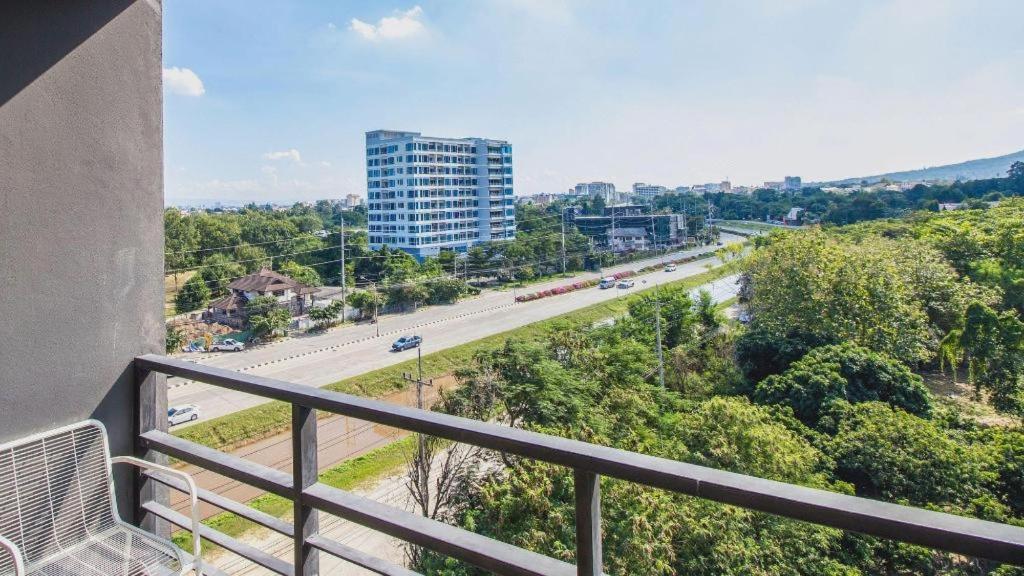 B2 Black Business And Budget Hotel Chiang Mai Ngoại thất bức ảnh