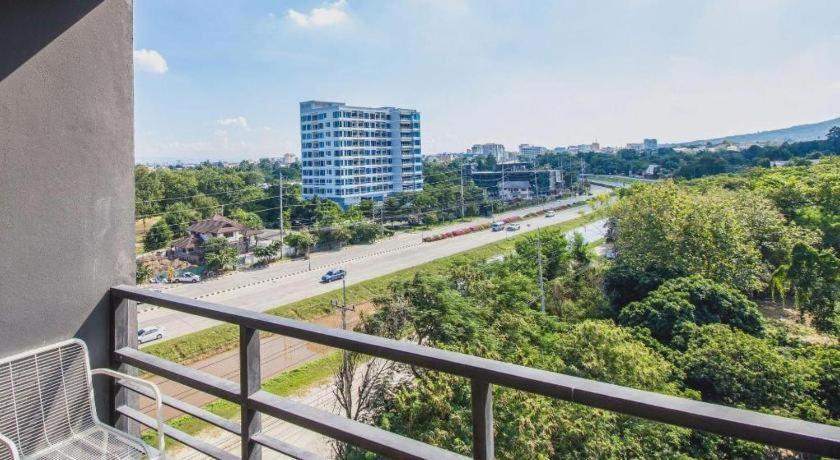 B2 Black Business And Budget Hotel Chiang Mai Ngoại thất bức ảnh