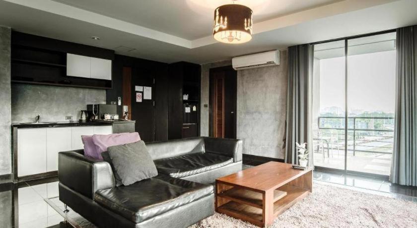 B2 Black Business And Budget Hotel Chiang Mai Ngoại thất bức ảnh