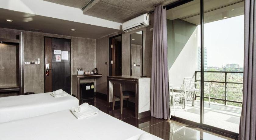 B2 Black Business And Budget Hotel Chiang Mai Ngoại thất bức ảnh